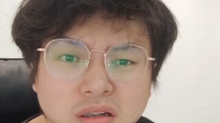 لا أفهم كيف يمكن لهذا المعجب أن يشاهد موقع تعليميّاً خاصاً بي لمدة 500 ساعة في يوم واحد؟