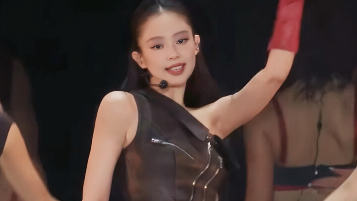 JUMP Gao Yang debut sân khấu, tắt tiếng vẫn nghe rõ Jennie áp lực âm thanh cực mạnh, ổn như CD! Thực