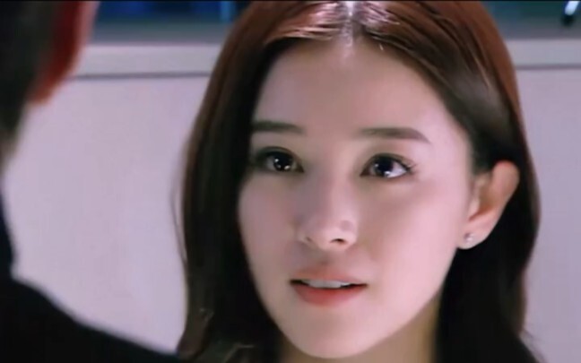 Đôi mắt của Kan Qingzi đẹp đến nỗi ngay cả Cecilia Cheung cũng phải ghen tị!