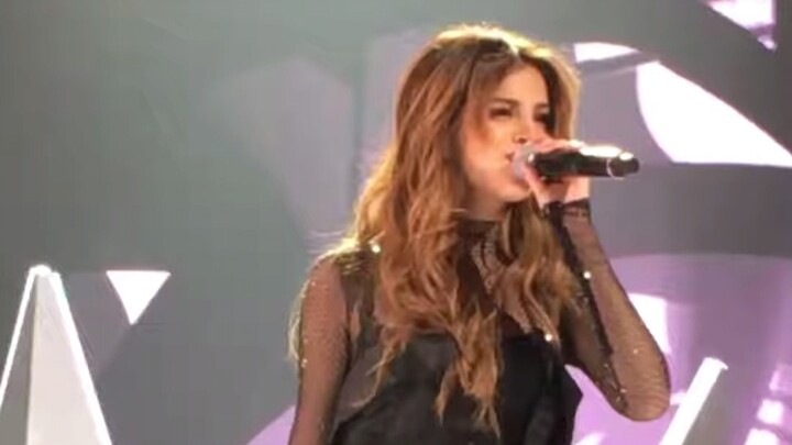 Tôi phát ngán cái tình yêu cũ rích ấy quá. Selena hát bài này để diễn tả cảm xúc của một người yêu c