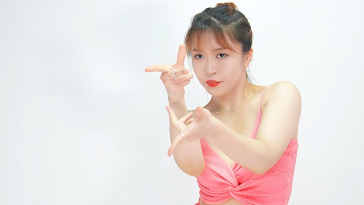 A sister, please dance HyunA-Change with me