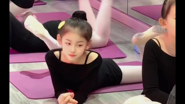 เหมือนภูติจิ๋วแสนสวย #นักเรียนเต้น#