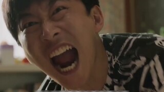 Cậu bé bị hành hình, trở thành anh hùng bóng tối