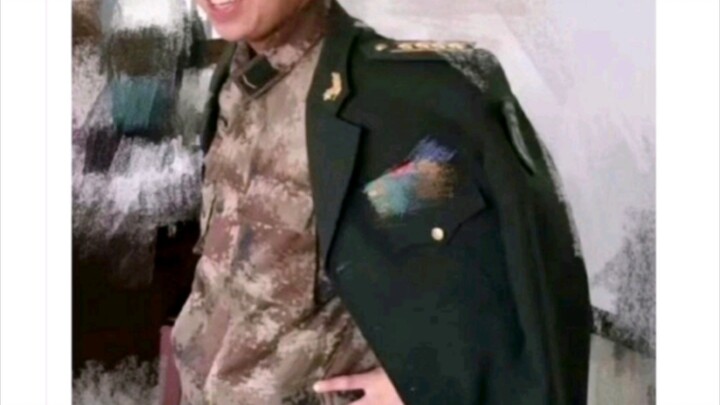 [Weirdest Comedy Clip 135] Woke up from a guard shift to find himself promoted to the rank of colone
