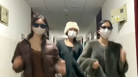Living in a dormitory means doing things together~ Very social anxiety