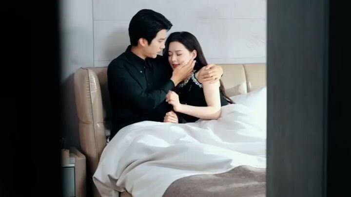 Bị Tiểu Tam Xịt Nước Cả Đêm, Chồng Đứng Nhìn Còn Cười, Cô Ly Hôn Lấy Tỷ Phú Khiế