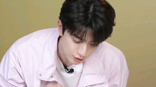 Huang Minghao likes Lin Yi to call him baby | Yijiaren