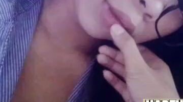 cewek nih.. yang mau nomor WAnya bisa chat gw WA di bio