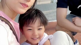 被亲儿子实力坑爹 说我去洗浴 媳妇无情的给我来一个大鼻斗