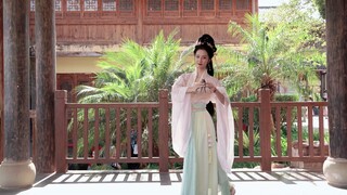 【普信女】我深怕自己并非美玉，故而不敢加以刻苦琢磨，却又半信自己是块美玉，不甘碌碌无为与瓦砾为伍
