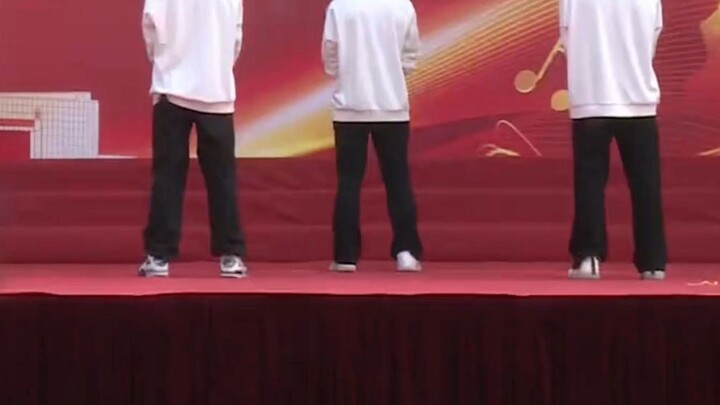 ฉันไม่สามารถเรียนรู้และฉันไม่สามารถเต้นและกระโดดได้ ผู้เขียน C @ Keetoo07