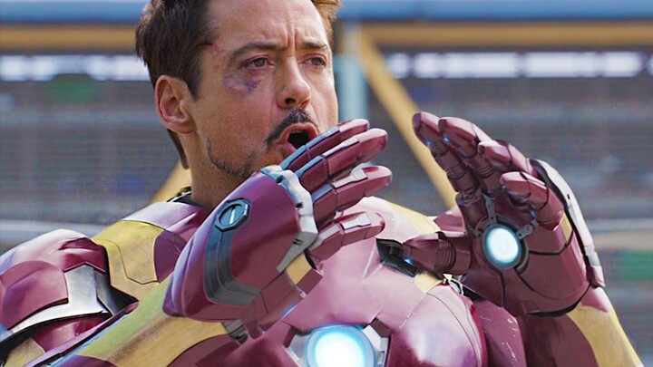 Iron Man: Underwear babe, stop filming and come join the underwear battle!