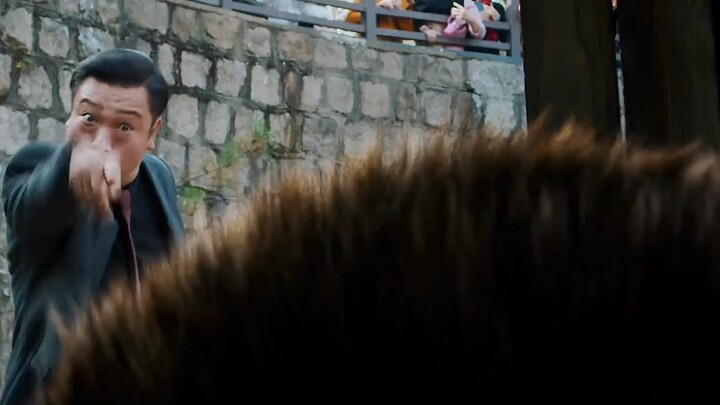 Jia Bing foots the bill for all the laughs! “What’s in the Movie Zoo?” Jia Bing – Hilarious