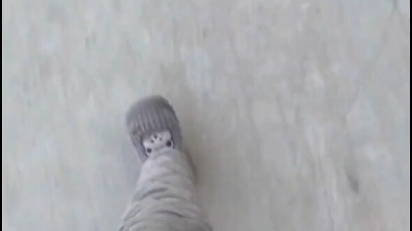 《Chạy xa một chút》