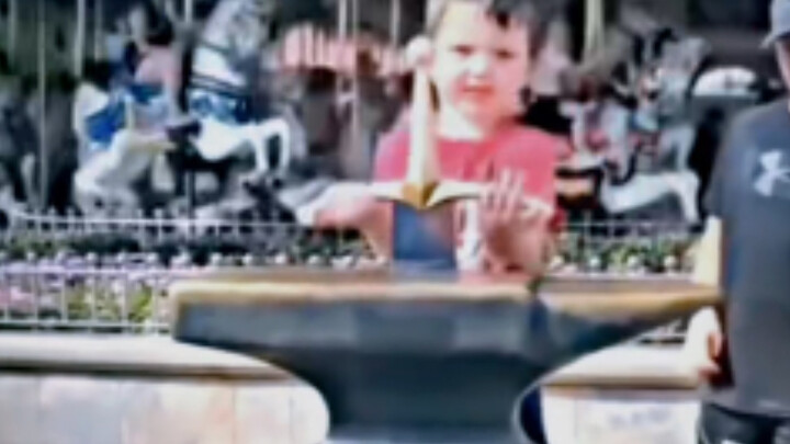 الشاب الذي اختارته السيف المقدس