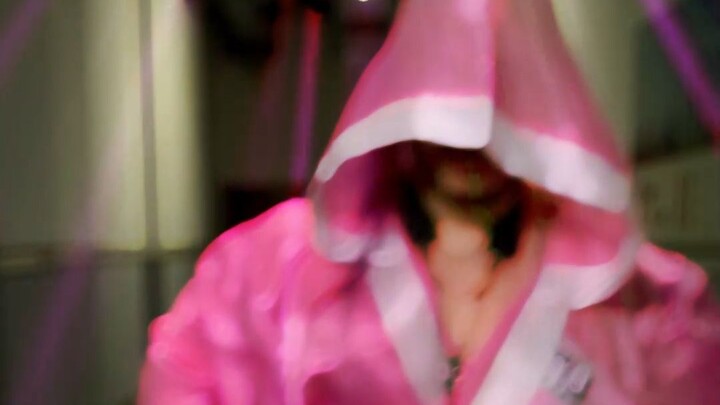 A violinist doesn't have to be elegant, but a saxophone player must be sexy.