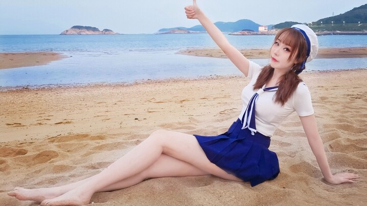 Totally crazy! Barefoot on the beach ❤️Sailor girl takes you to feel the coolness of summer ❤️So Cra