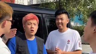 室友当众作死，被当街追赶，结局太丢人了