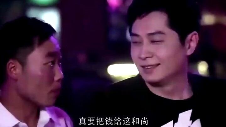 Người có thể làm lãnh đạo, quả nhiên biết cách linh hoạt ứng biến.