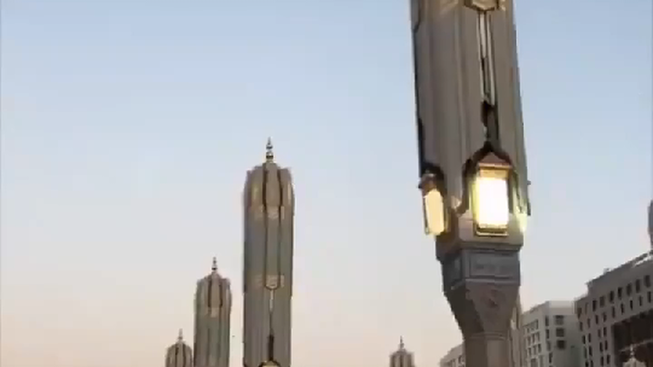 Dù che nắng khổng lồ ở Dubai, mỗi chiếc 500 nghìn USD, tổng chi phí 1,2 tỷ USD