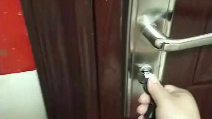 هذه الموجة، هذه الموجة هي موجة الأخ الذي ضحّى بعائلته من أجل المبادئ العليا