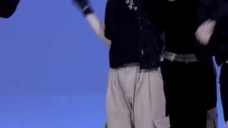 【李旻浩】感谢Cody的裤子的大头下的小旻浩(˵¯͒〰¯͒˵)