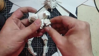 Paper mecha version of Batman, took more than 150 hours to make!