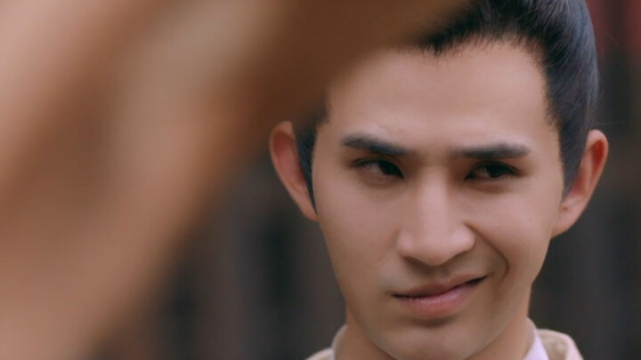 Masa tiga tahun telah berlalu, Raja Naga Tersenyum Kembali! Kali ini menyaksikan menantu rendahan ba