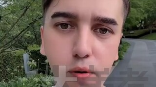 外国朋友惊叹有些中国书籍非常有道理，但他自己完全不知道该怎么翻译