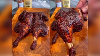 Ayam panggang madu pedas utuh, disantap bersama bir dan film, tidak tahu betapa nikmatnya