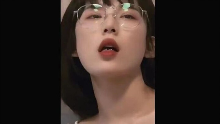 ว่าแล้ว คนใส่แว่นก็แซ่บที่สุด!