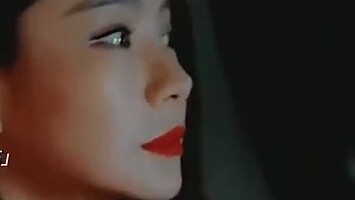 Aku tak sanggup melihat cinta pertamaku menderita, tapi aku sanggup melihat cintaku saat ini menderi