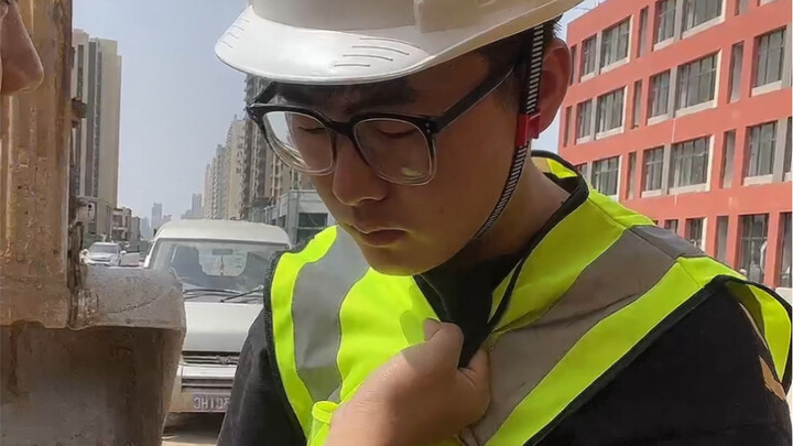 Ketika saya sedang bekerja di lokasi konstruksi dan tidak mengangkat telepon