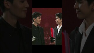 so proud😊💙💜  #20thkomchadluekawards #jimmysea #jimmyyjp #sea_tawinan