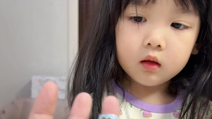 Ketika dia bicara, rasanya seperti sedang membujuk anak kecil～