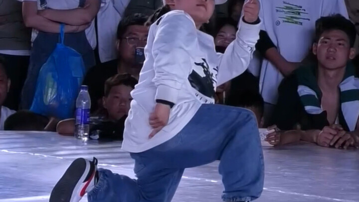 Today’s little girls are seriously next-level dancers—this 7-year-old street-dancing prodigy blew ev