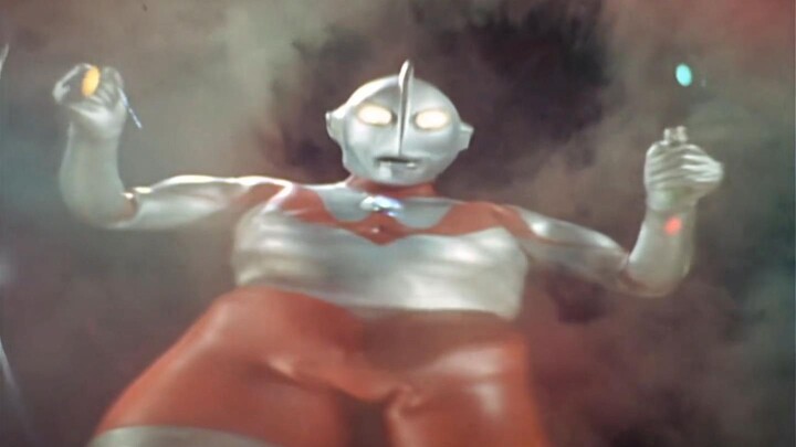 [Ultraman ở Đại Liên] Đánh chiếm Bermuda ngay tập đầu tiên