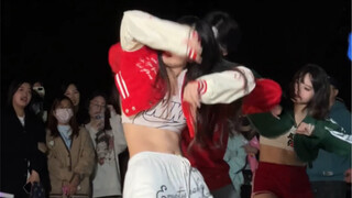 Cảm giác khi tự dựng quảng trường trong trường đại học để nhảy attention là như thế nào (còn mệt hơn