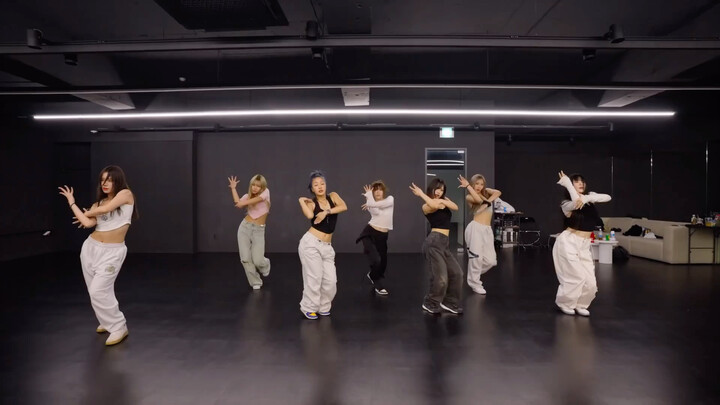 [VIVIZ] [231108 MANIAC Choreographer Update] MANIAC – Choreographer Version Practice Room