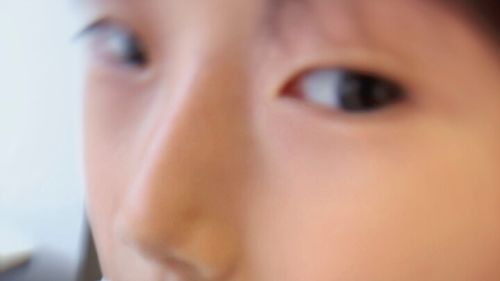 كنت ما زلت أنتظر لأشاهد الطرائف، والمهزلة هي أن...