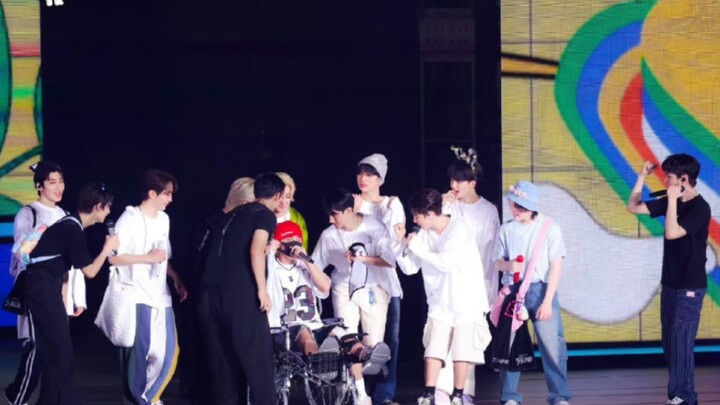 Orang ini: Kami memang agak tidak normal (tapi benar-benar saling mencintai) [SEVENTEEN]