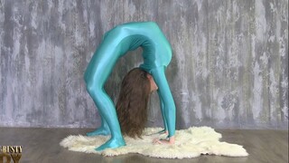 دوران الخصر للمرأة اللينة