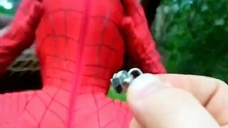 ฉันควรทำอย่างไรหากฉันคอสเพลย์เป็น Spider-Man กลายเป็นถาวร? การรอออนไลน์เป็นเรื่องเร่งด่วน