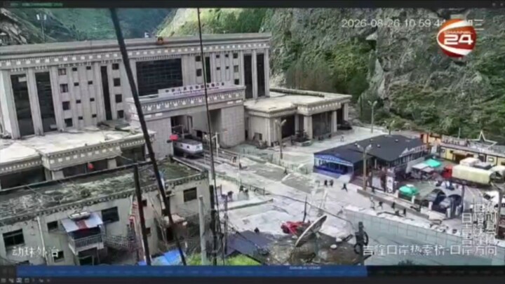 নেপালে ভয়া ভায় ভুমিধস সিনেমা কে হার মানাবে