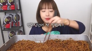 Mukbang "10 packs of Black Bean Noodles"