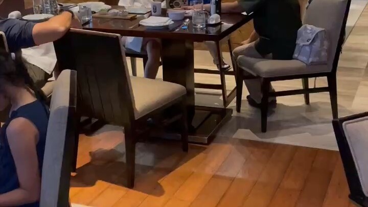 奥巴马54岁退休，成为了电视制作人和作家，是人生大赢家。