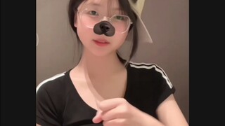 女初舞蹈生日常  捣蒜舞小姐姐拳头攥的好紧