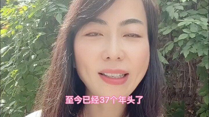 Hari ini adalah Hari Guru. Dalam perjalanan pulang kerja, sambil duduk di sepeda motor listrik, saya