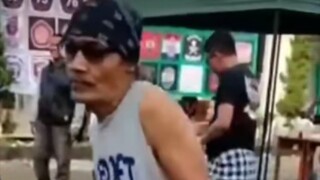 Bạn hiểu được bản chất của ca sĩ chính Axl Rose của Guns N' Roses