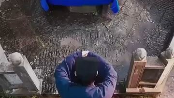 เด็กหญิงลงจากเขาช่วยย่าซีอีโอ